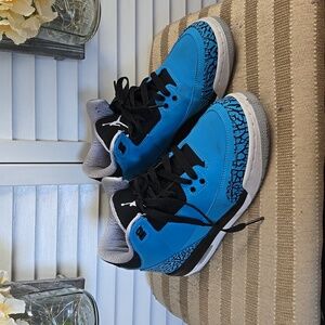 JORDANS, 6.5 YOUTH, POWDER BLUE